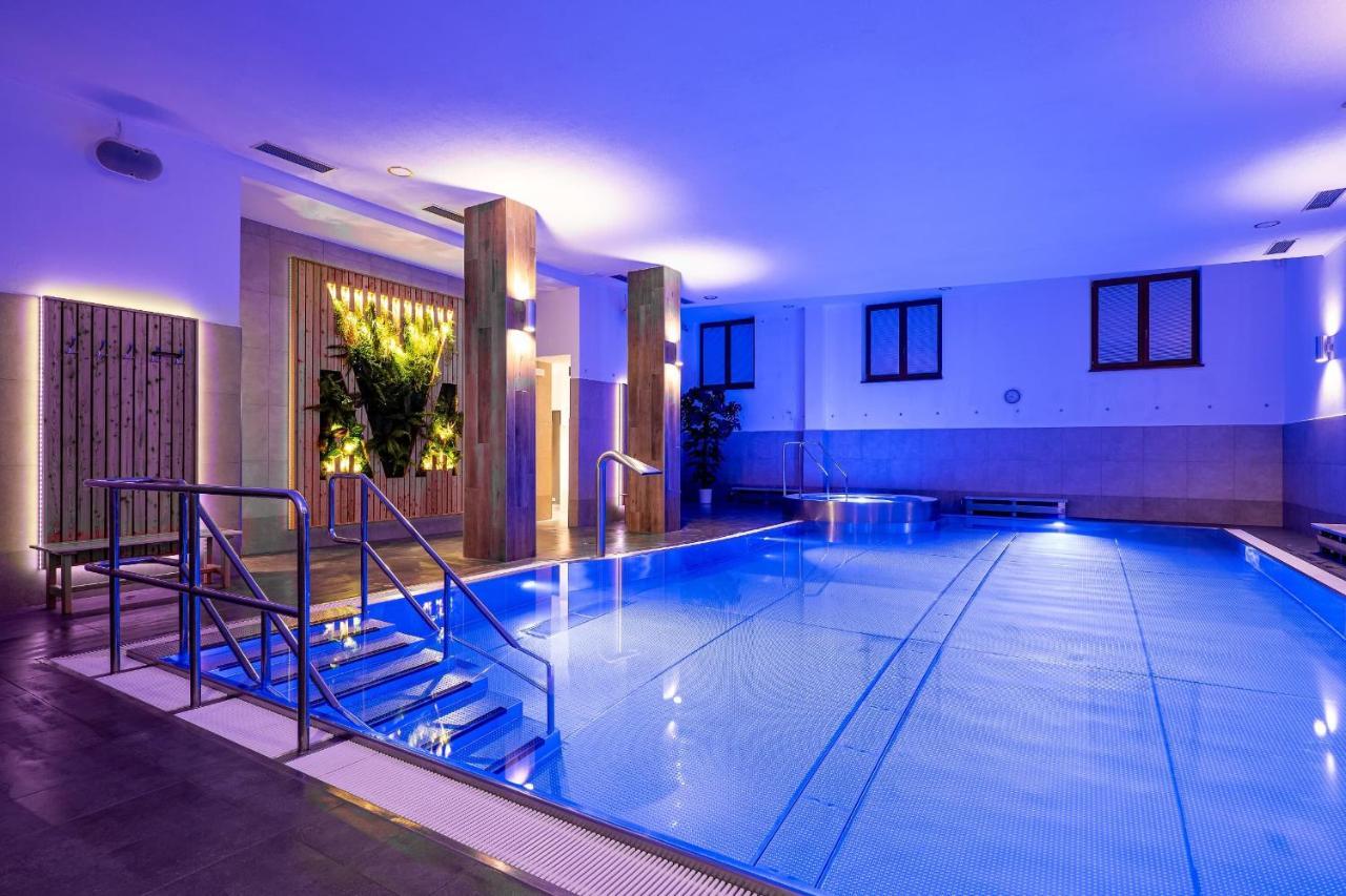 Wellness Hotel Pod Kycmolem Horni Lomna Exterior photo